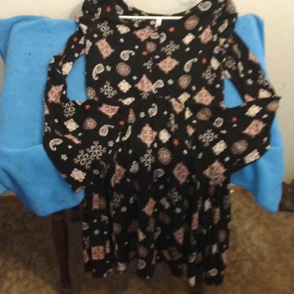 This pretty dress is so very comfortable and sexy.